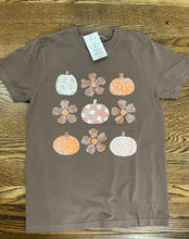 Load image into Gallery viewer, Falling for Pumpkins tee