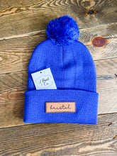 Load image into Gallery viewer, Cursvie Name Pom-Pom Beanie